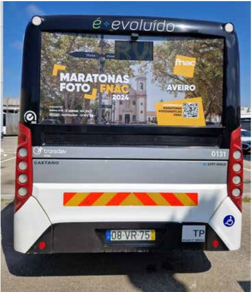 Publicidade em óculo traseiro de autocarro VisualBus 2