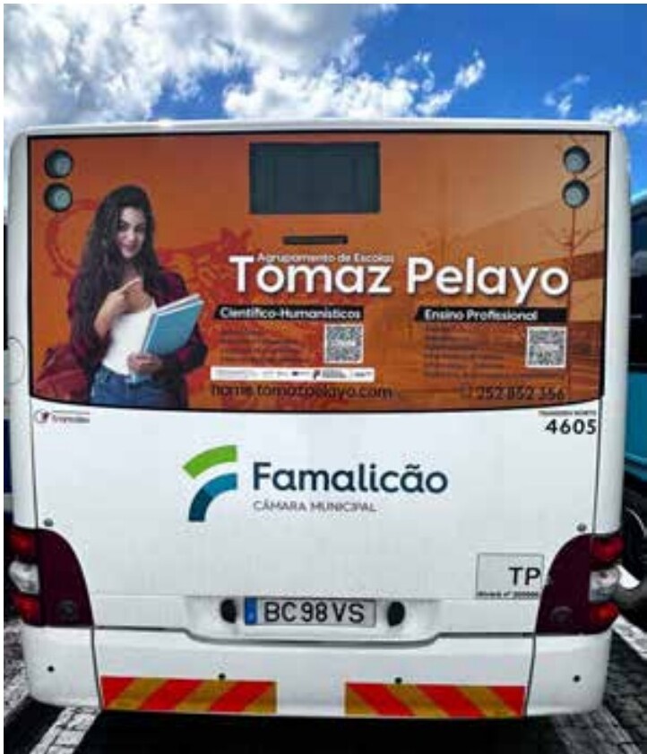 Publicidade em óculo traseiro de autocarro VisualBus 4