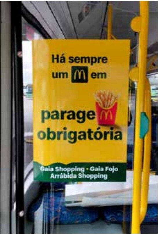 Publicidade interior em vinil dentro de autocarro VisualBus 3