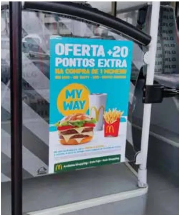 Publicidade interior em vinil dentro de autocarro VisualBus 4